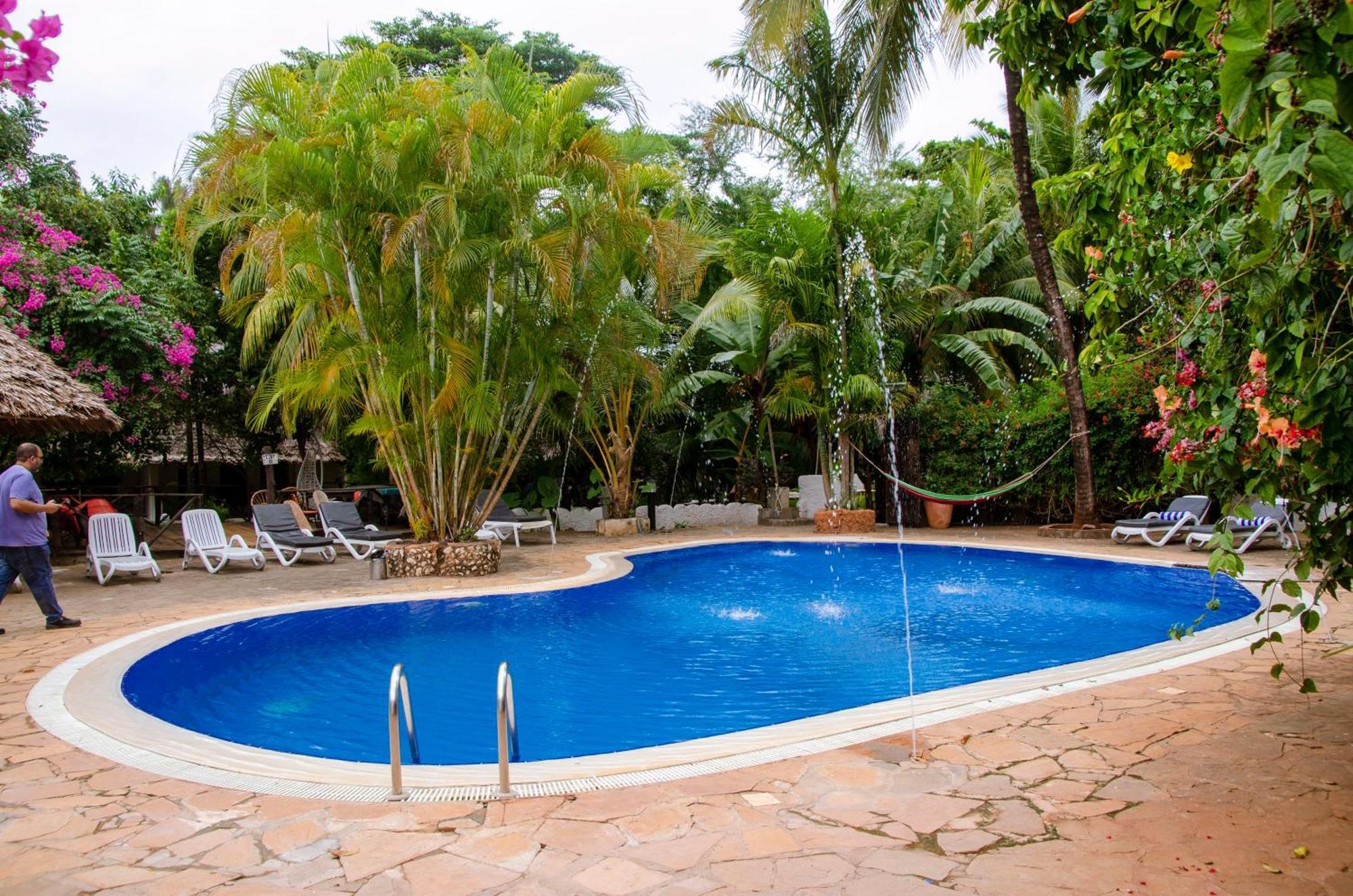 Langi Langi Beach Bungalows นูงวี ภายนอก รูปภาพ