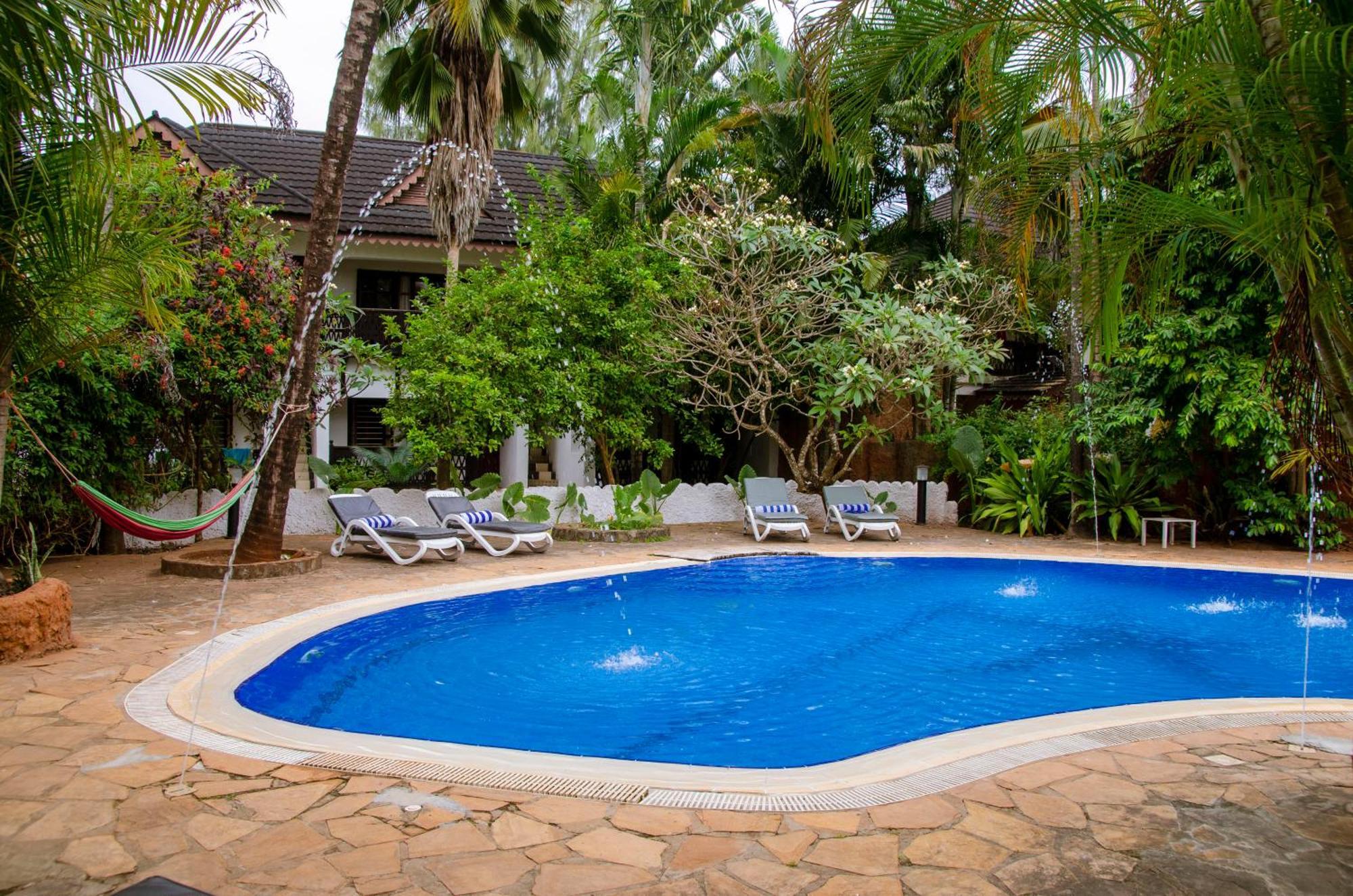 Langi Langi Beach Bungalows นูงวี ภายนอก รูปภาพ