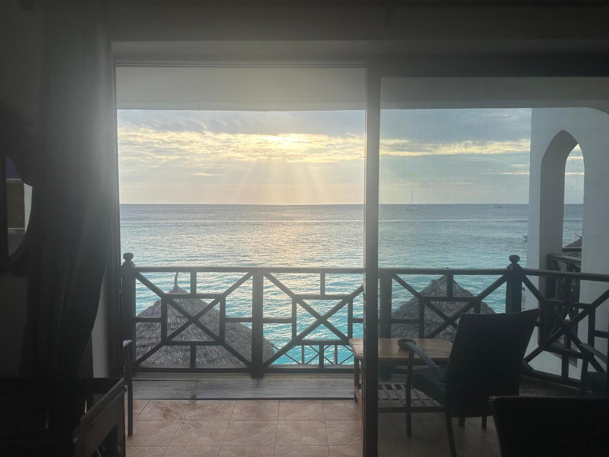 Langi Langi Beach Bungalows นูงวี ภายนอก รูปภาพ