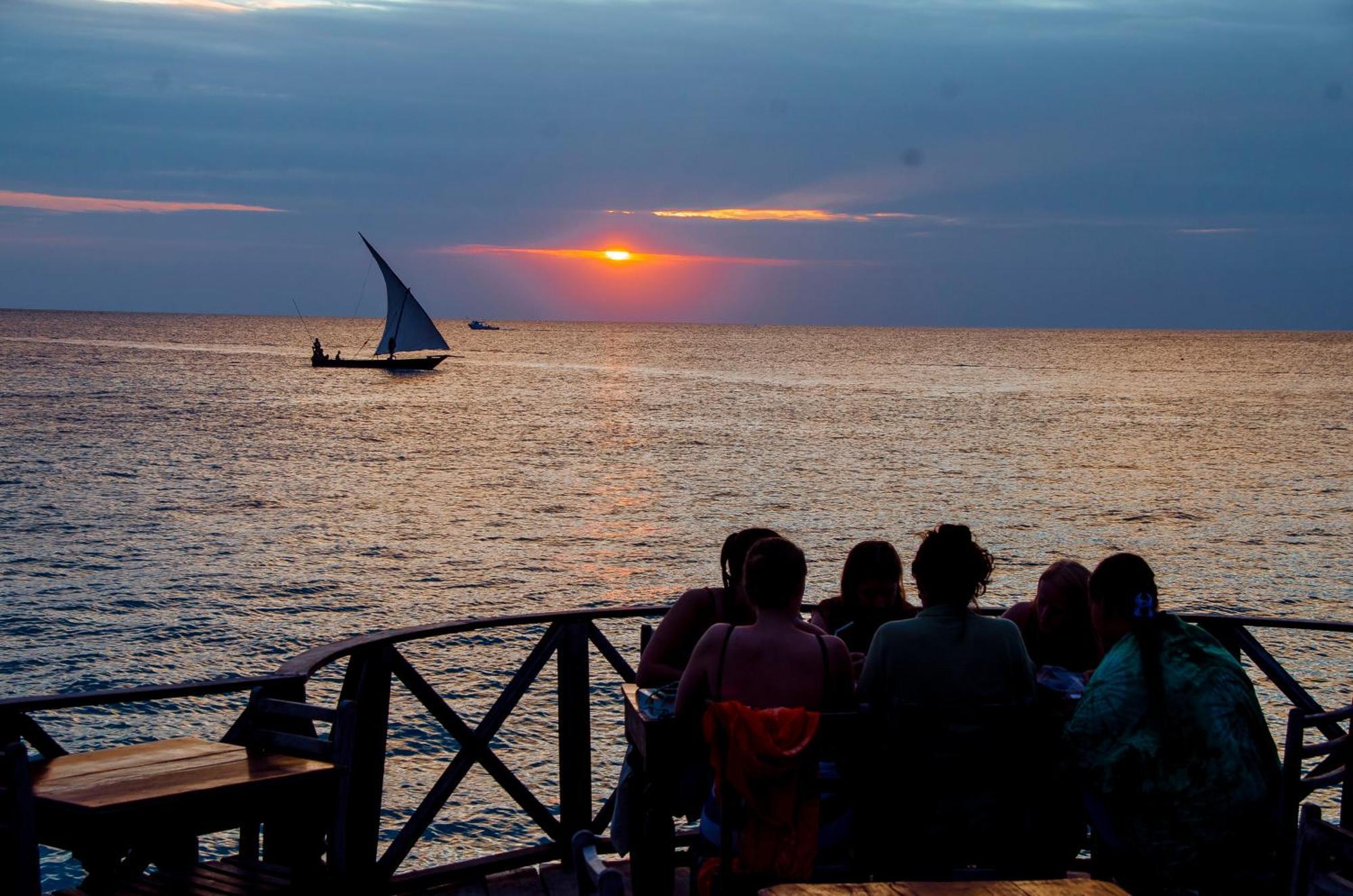 Langi Langi Beach Bungalows นูงวี ภายนอก รูปภาพ